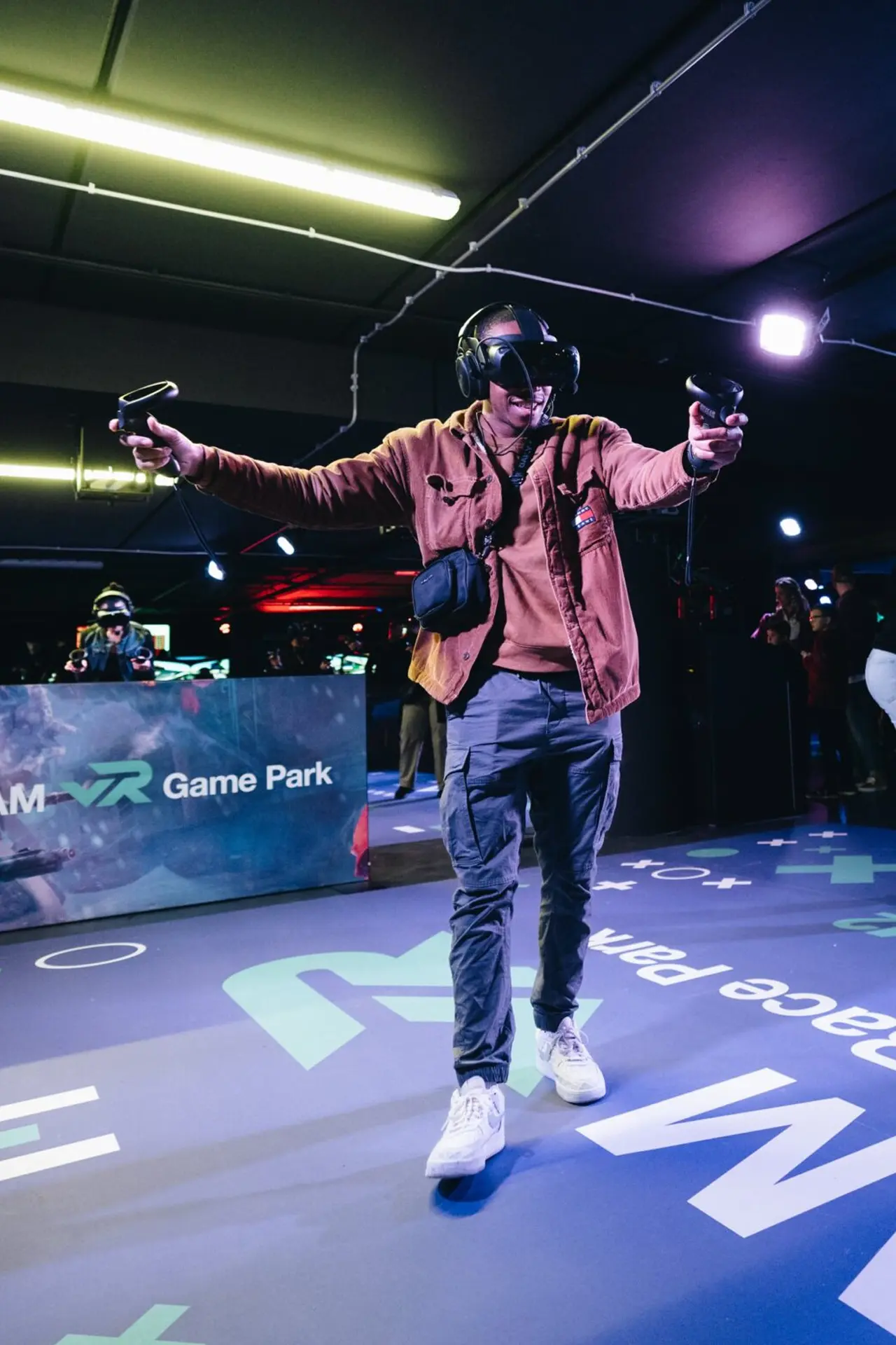 FREE ROAMING ADAM VR Game race Park FREE ROAMING ADAM VR Game race Park