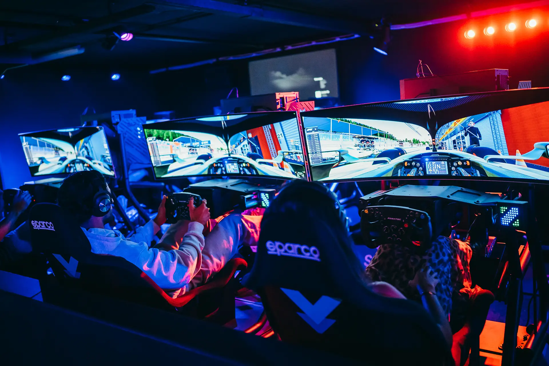 vriendenuitje sim race simulator adamvr vriendenuitje sim race simulator adamvr